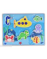Toddlers can learn and play with this wooden puzzle design that features life under the sea with a seahorse, crab, turle, fish, octopus and submarine.