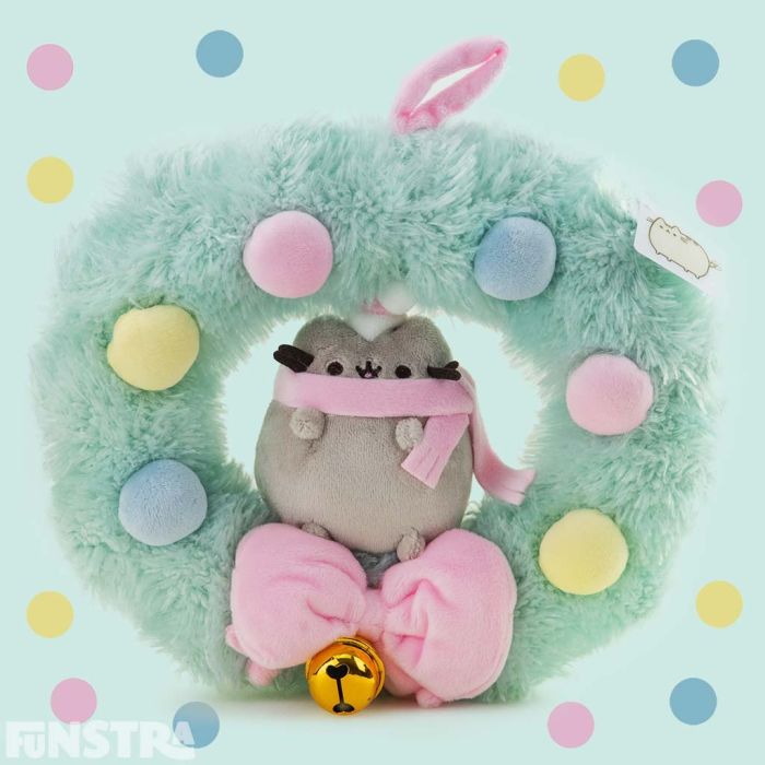Pusheen will spread the holiday cheer with this fabulous Christmas Wreath, wishing everyone a Merry Christmas!
